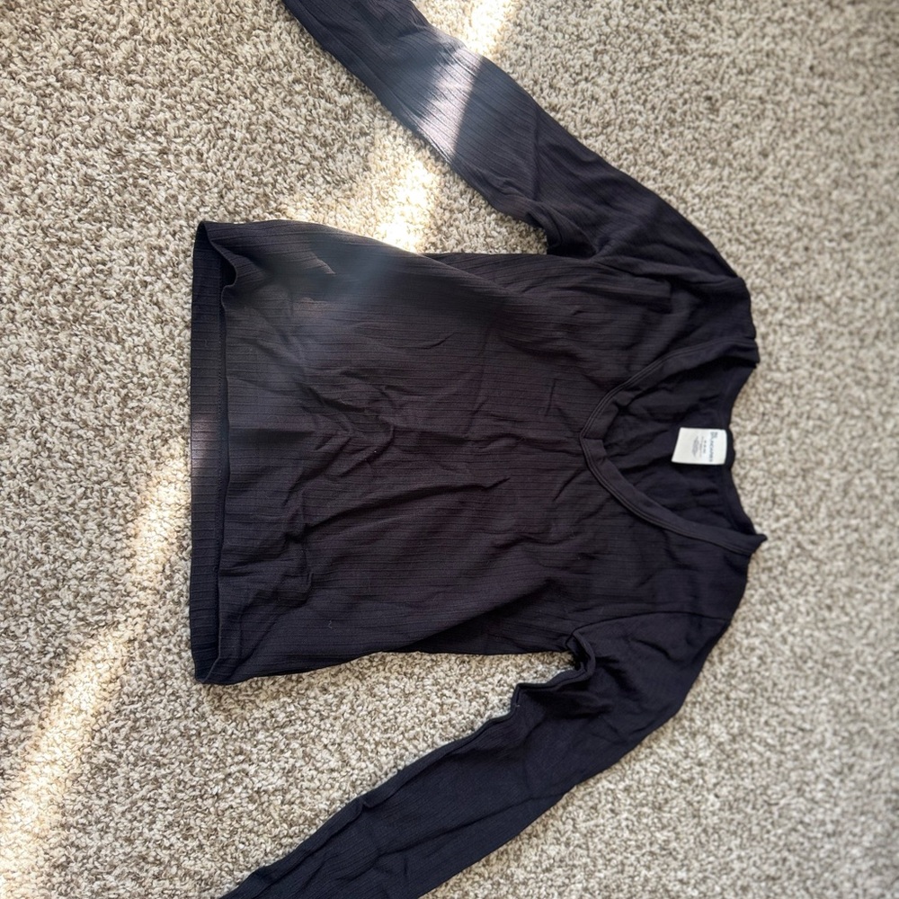 Black Long Sleeve V-Neck Top